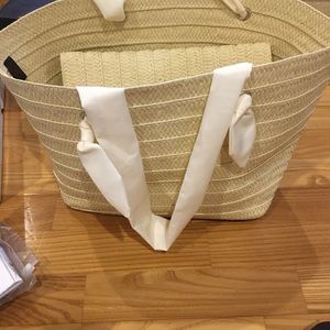 NEW Raffia beach/picnic small tote WITH pouch